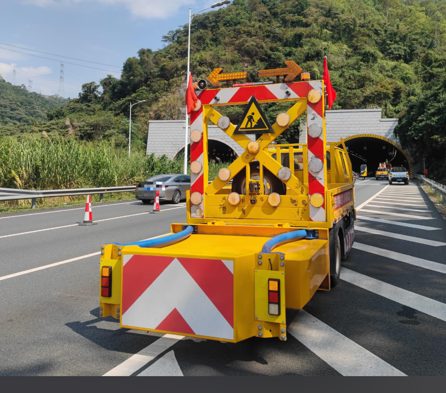 110K防撞车缓冲车租赁